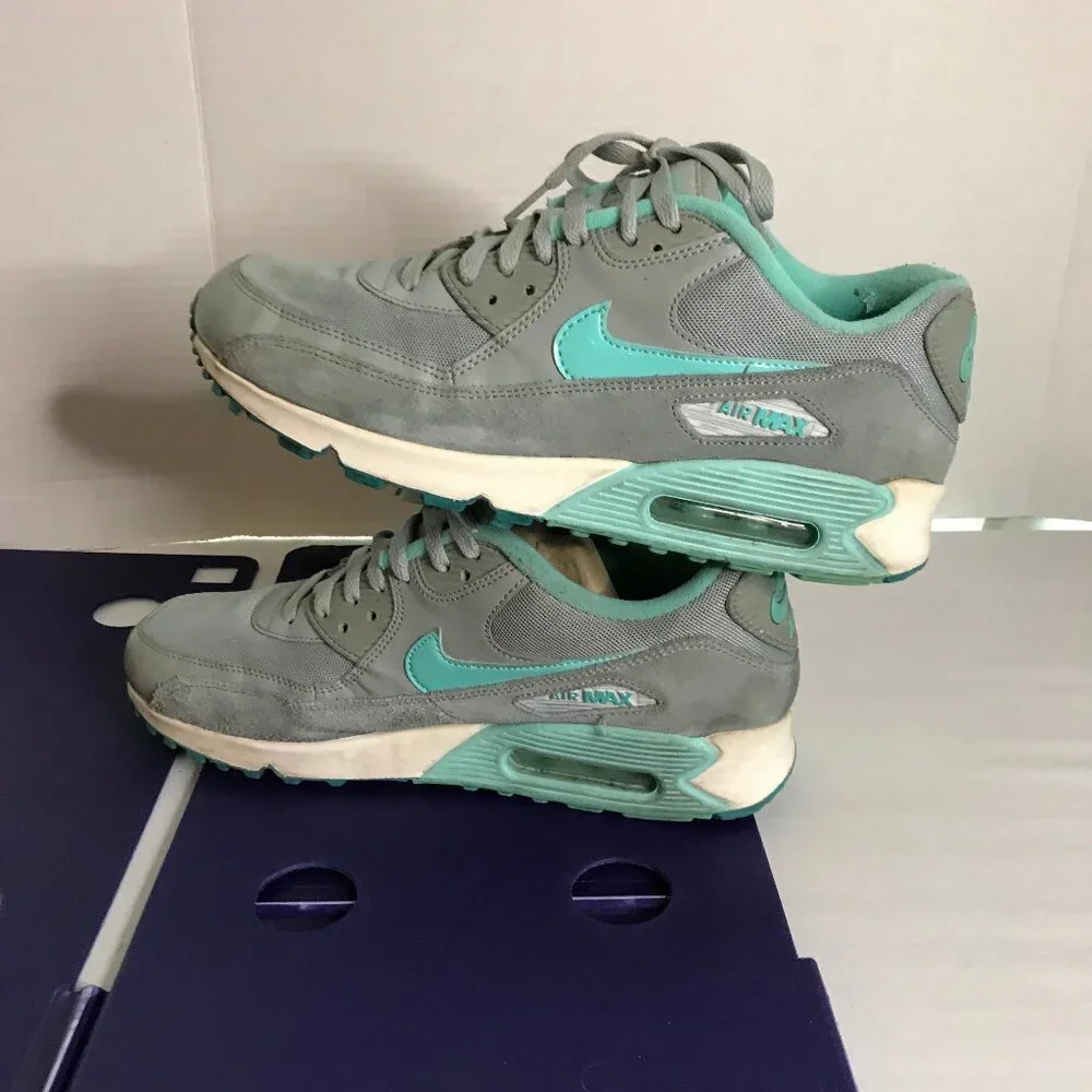 NIKE AIR MAX WOMENS SHOES SIZE 11 - Picture 5 of 7